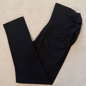 Amaryllis Better Than Basic Leggings